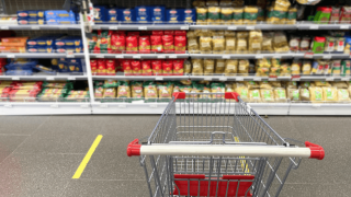 أقرب بقالة من موقعي